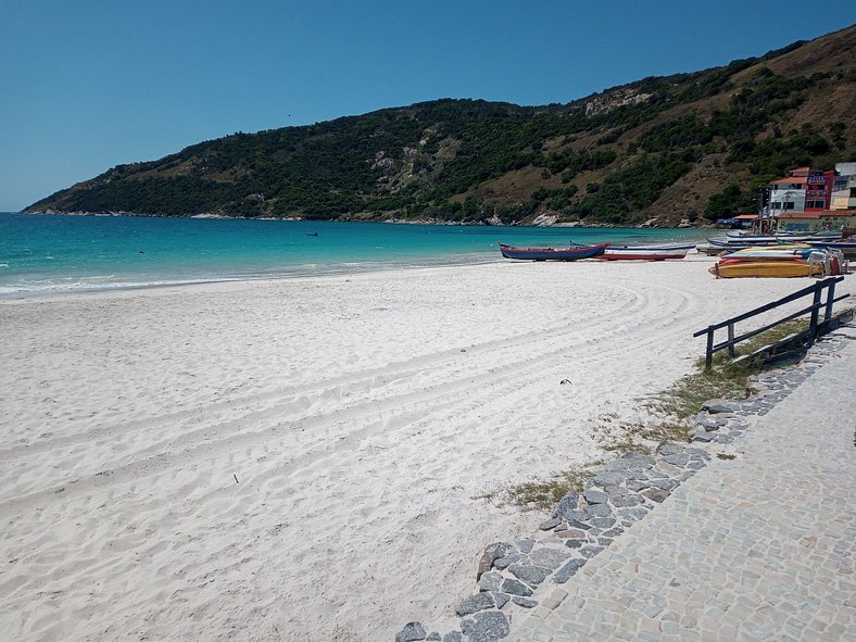 Apartamento com garagem, a beira mar em Arraial do Cabo