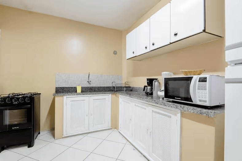 Apartamento com garagem, a beira mar em Arraial do Cabo